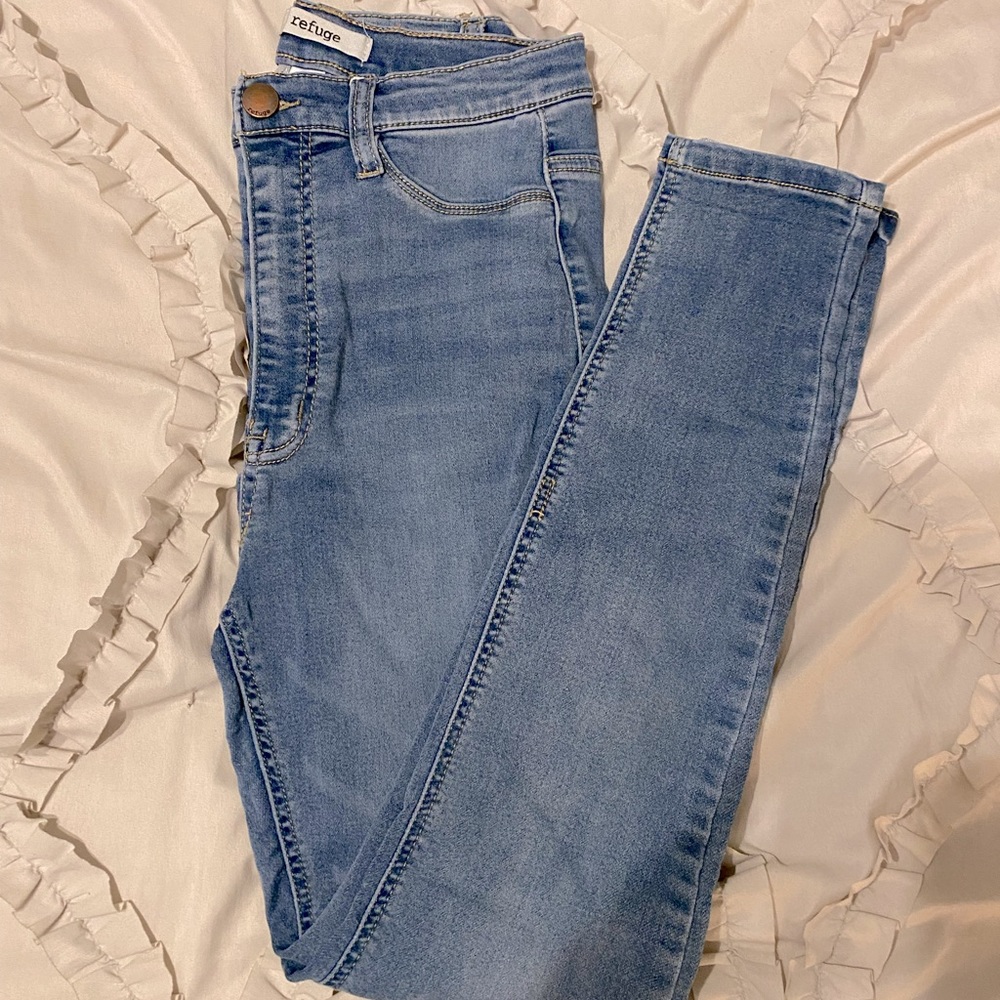 Refuge jeans size 6!